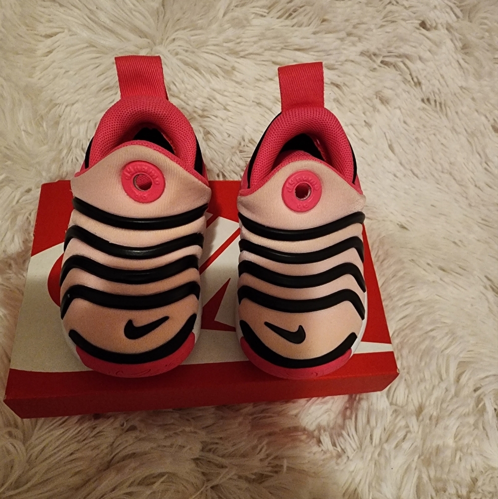 Nike Dynamo Go